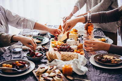 Мясная тарелка к белым винам