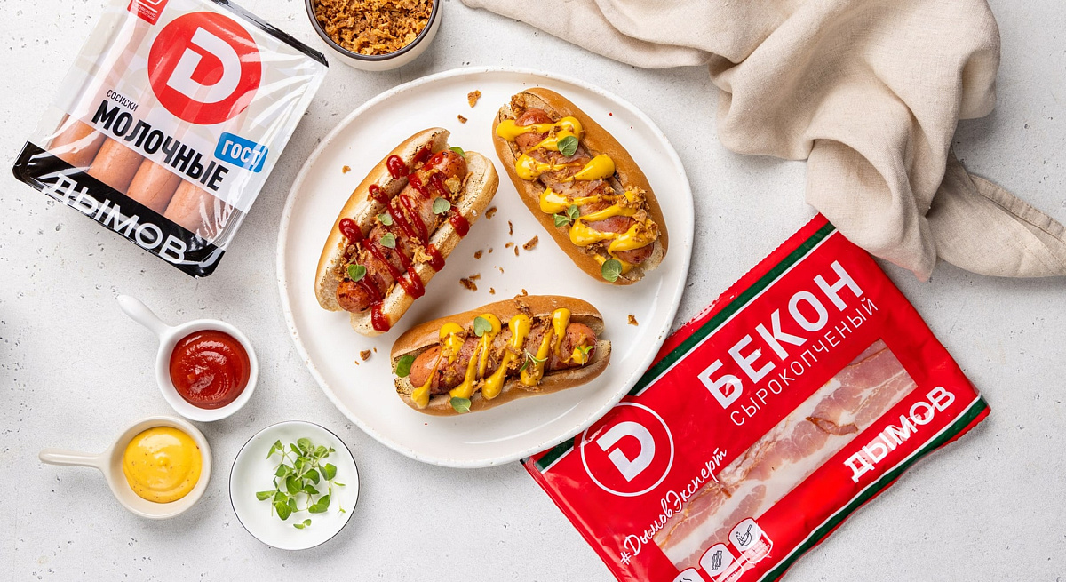 Сочные хот-доги с сосисками молочными ГОСТ и сырокопченым беконом Дымов