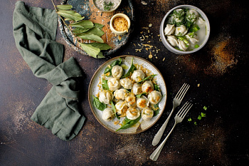 Быстрый и пикантный соус к пельменям